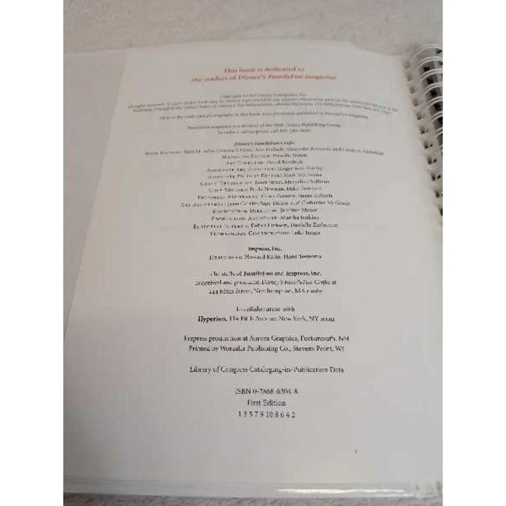 Disney FamilyFun Crafts Book 500 Activities for You Your Kids